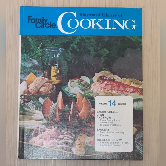 Family Circle llustrated Library of Cooking Volume 14 - Picture 1 of 2